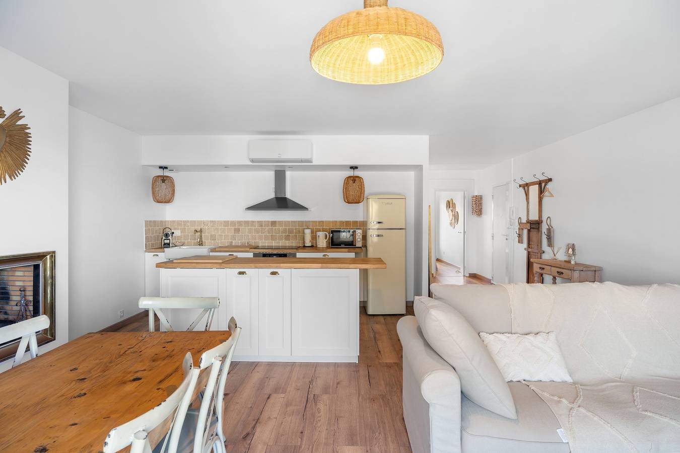 Apartamento entero, Apartamento 'Magnifique 6 Personnes' con Balcón, Wi-Fi y Aire Acondicionado in Le Pradet, Region de Toulon