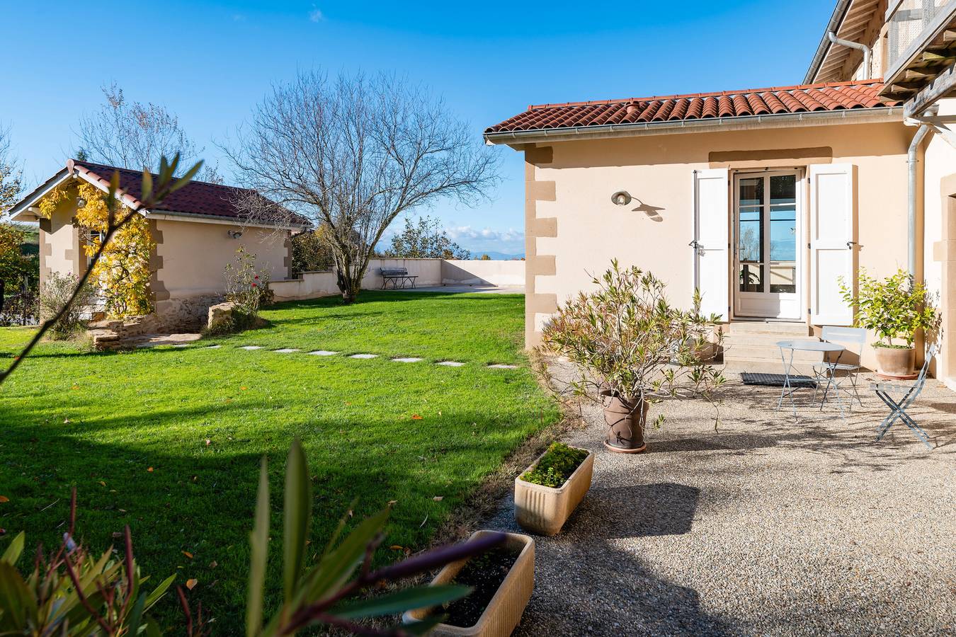 Gîte la combe verte – Renovierter Bauernhof mit Innenpool in Valence und Umgebung