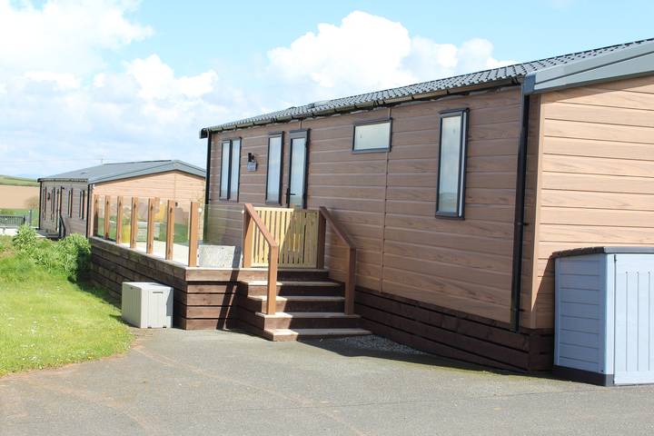 Glamping for 4 people in South-Wales