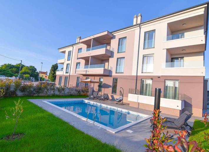 Ferienwohnung für 4 Personen, mit Garten und Pool sowie Ausblick - 1