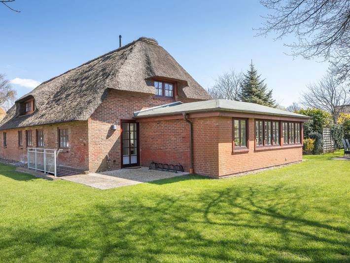 Aalernhüs - Aalernhüs - südöstliche Haushälfte eines historischen Friesenhauses in Keitum, Sylt (Gemeinde)
