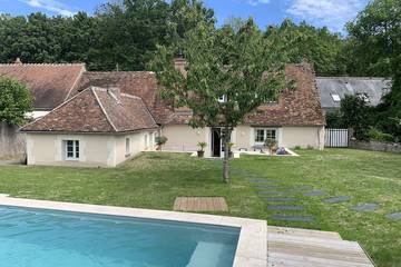 Gîte pour 10 personnes, avec jardin et terrasse, animaux acceptés à Azay-sur-Cher