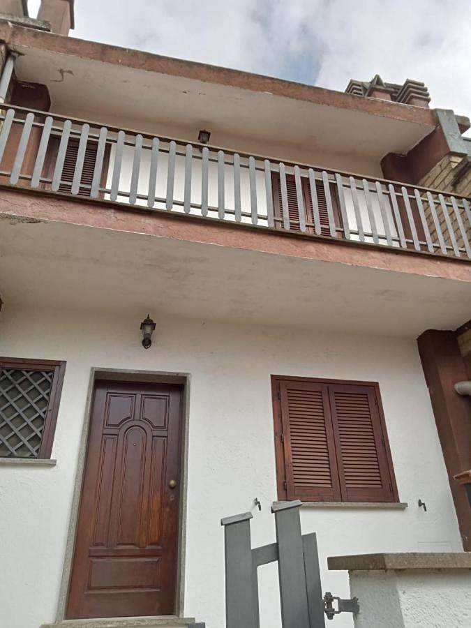 Casa vacanza per 7 persone, con terrazza e panorama in Sutri