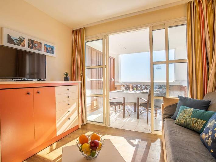 Gîte pour 4 personnes, avec jardin ainsi que terrasse et piscine dans Gare Du Dramont - 3