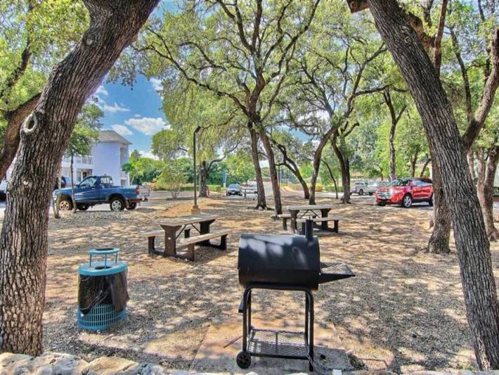Apartamento entero, 1 cama Queen | Bañera adaptada para personas in Austin, Condado de Travis