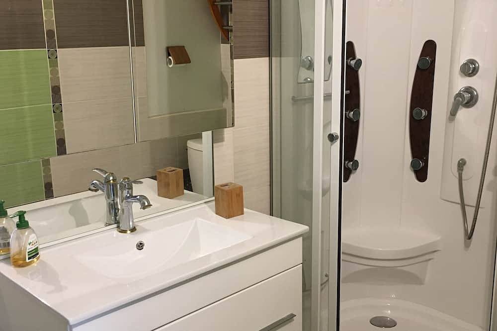 Charming fully-equipped house** in residence with swimming pool in La Franqui, Leucate