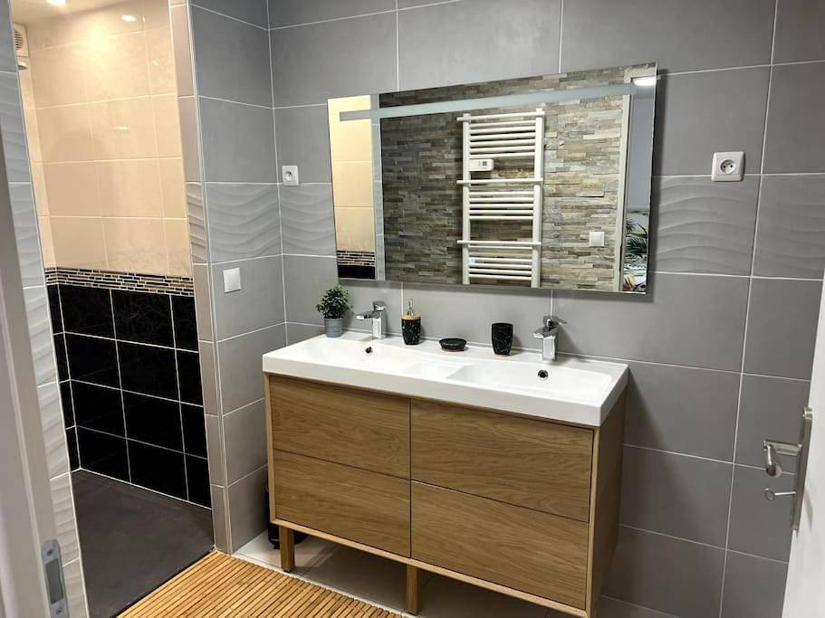 Appartement entier, One-Bedroom Apartment in Prades, Région de Prades
