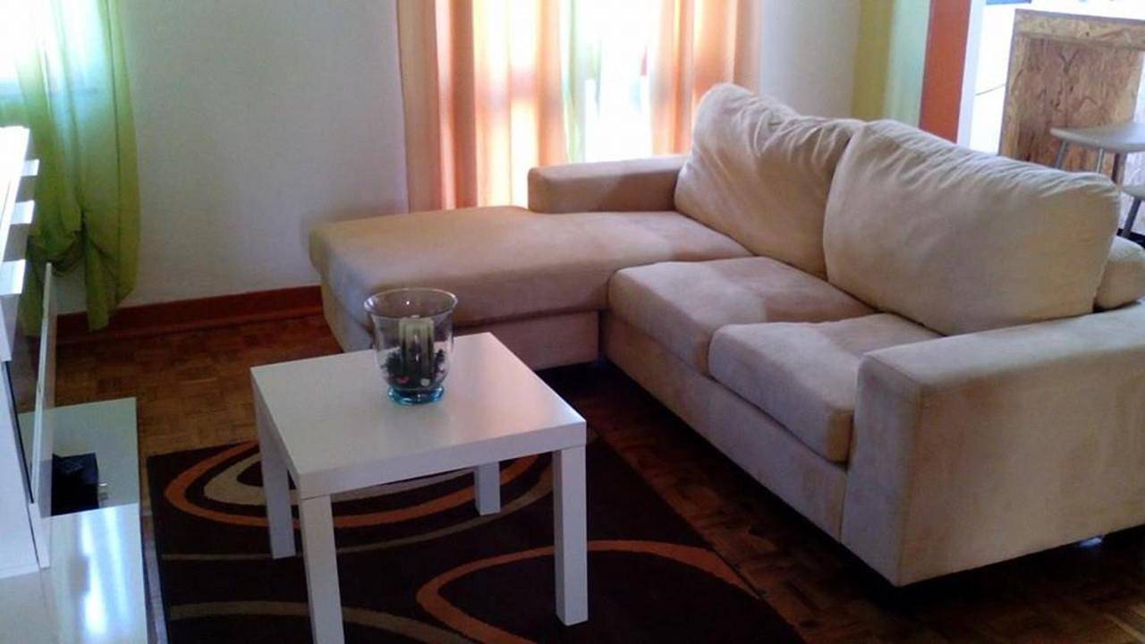 Apartamento inteiro, Spacious apartment in Seia - 110 m² with terrace view in U. F. Seia, São Romão e Lapa dos Dinheiros, Seia