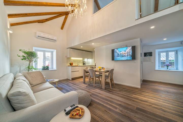 Ferienwohnung für 4 Personen, mit Whirlpool in Split