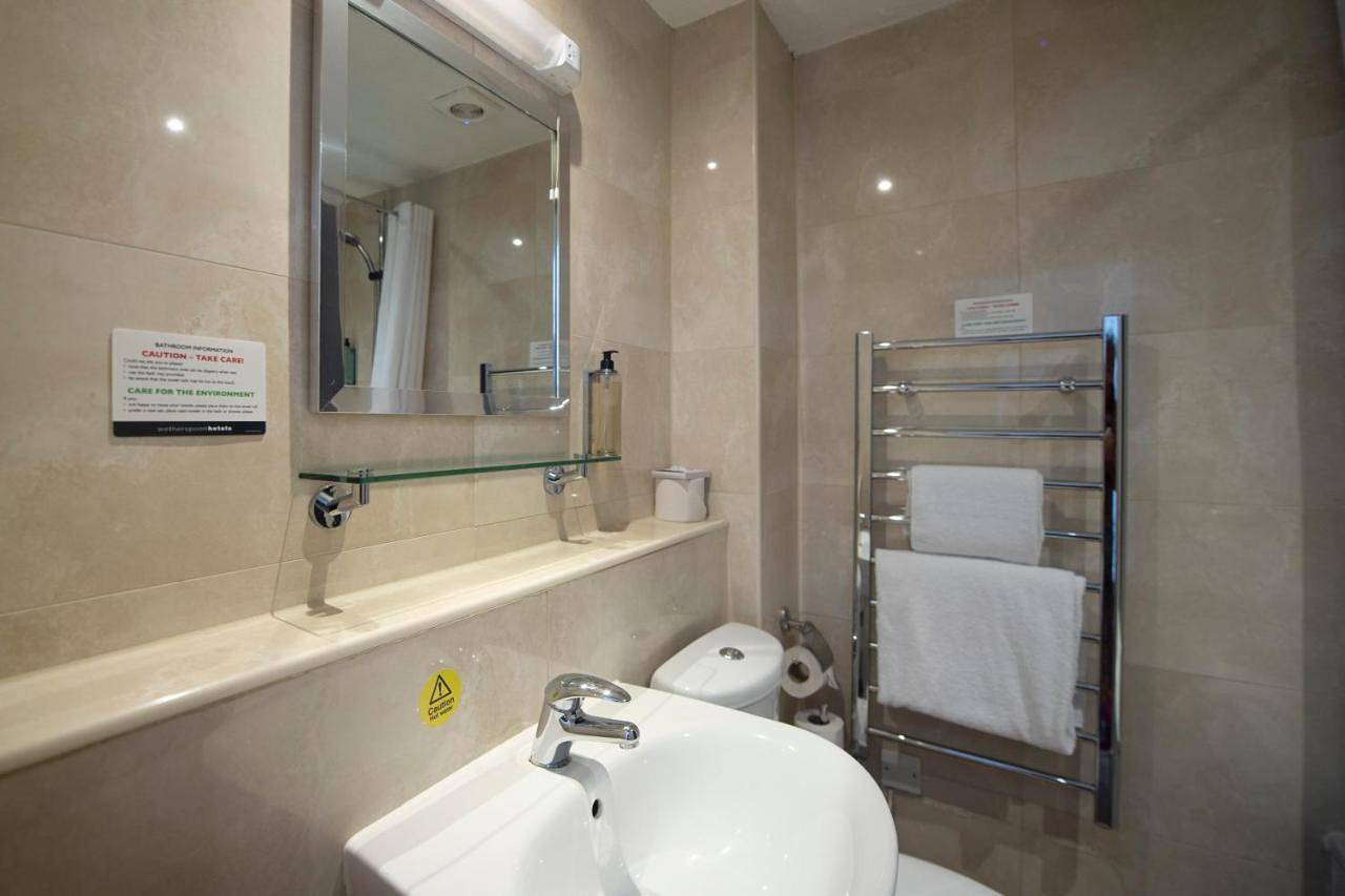 Double Room in Tewkesbury, Gloucestershire