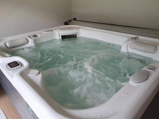 Gîte pour 2 personnes, avec jardin et jacuzzi ainsi que piscine et terrasse à Montauban-de-Bretagne - 4