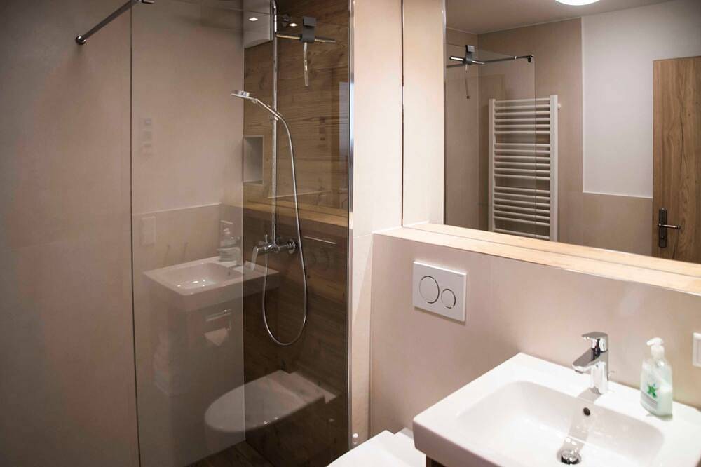 Appartement entier, Appartement 6 Resi Nouveau - Gästehaus Becher, Kreuth-Point in Kreuth, Alpes bavaroises