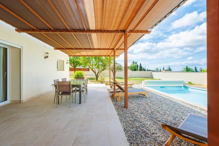 Maison de vacances pour 8 personnes, avec Terrasse ainsi que Jardin et Piscine