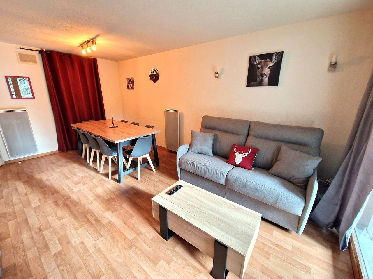 Appartement entier, Confort pour 6/8 pers, près télécabine, terrasse in Valfréjus, Modane