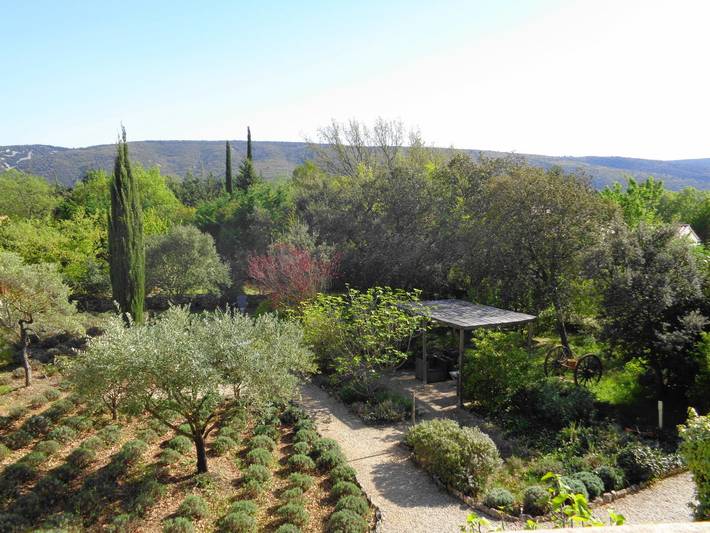 Gîte pour 4 personnes, avec jardin à Lacoste - 2