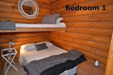 Log Cabin for 5 Guests in Saskatchewan, Canada, Picture 1