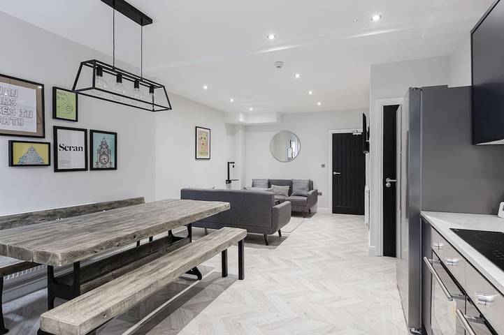 Vacation rental for 12 people in Liverpool