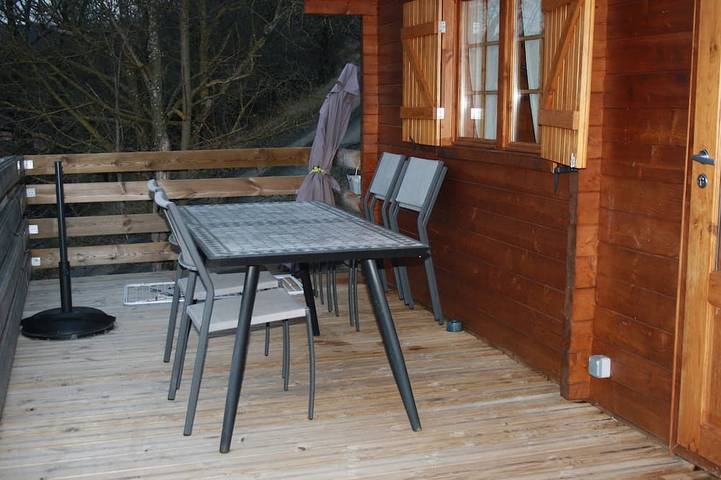 Wooden chalet in the heart of nature near a farm in Neschers, Besse-et-Saint-Anastaise region