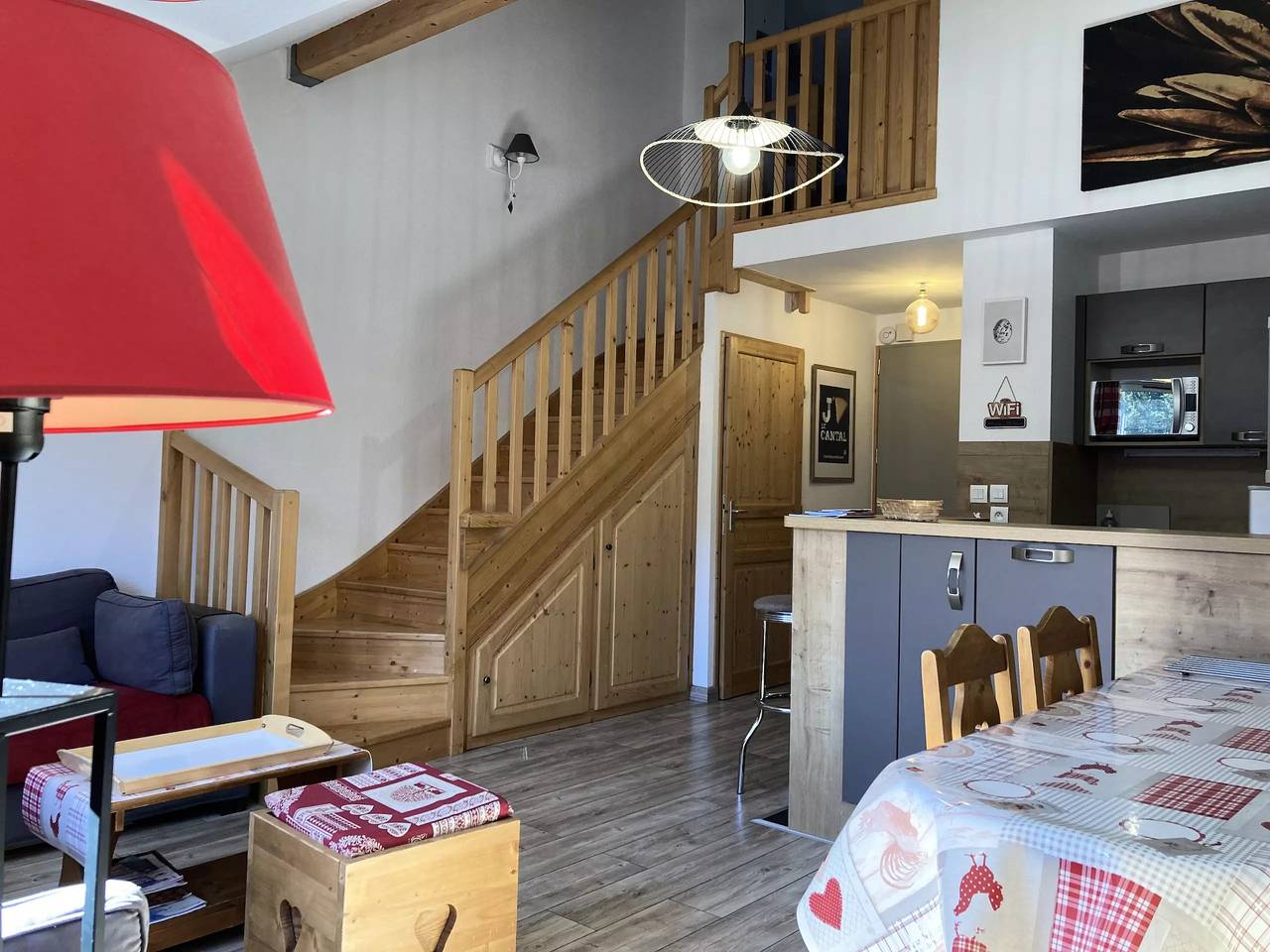 Appartement entier, T2 avec vue sur les montagnes et wifi à Alt in Le Lioran, Laveissière