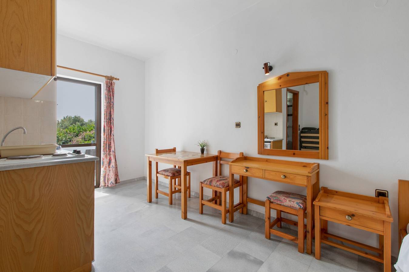Entire studio, Studio Apartment 'Popi  with Extra Bed' with Mountain View, Wi-Fi and Air Conditioning in Agia Marina, Chania region