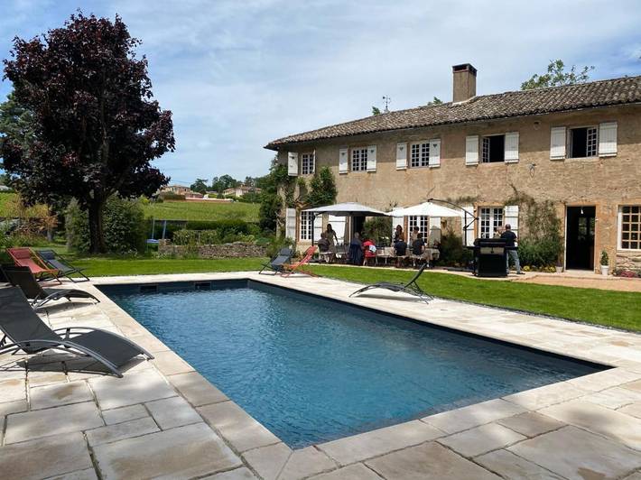 Location de vacances pour 6 personnes, avec piscine ainsi que jardin et vue, animaux acceptés à Charnay-lès-Mâcon - 2