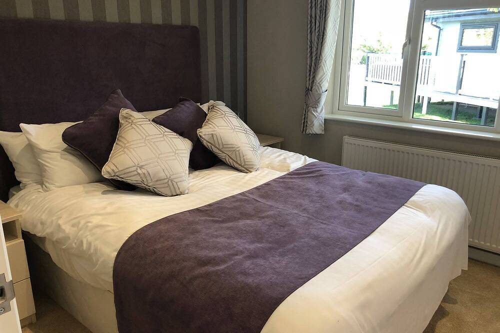 Luxury 4 Bedroom Lodge in Milford-on-Sea, New Forest