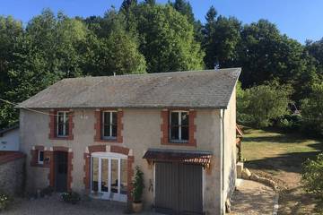 Gîte pour 5 personnes, avec jardin et piscine dans la Creuse
