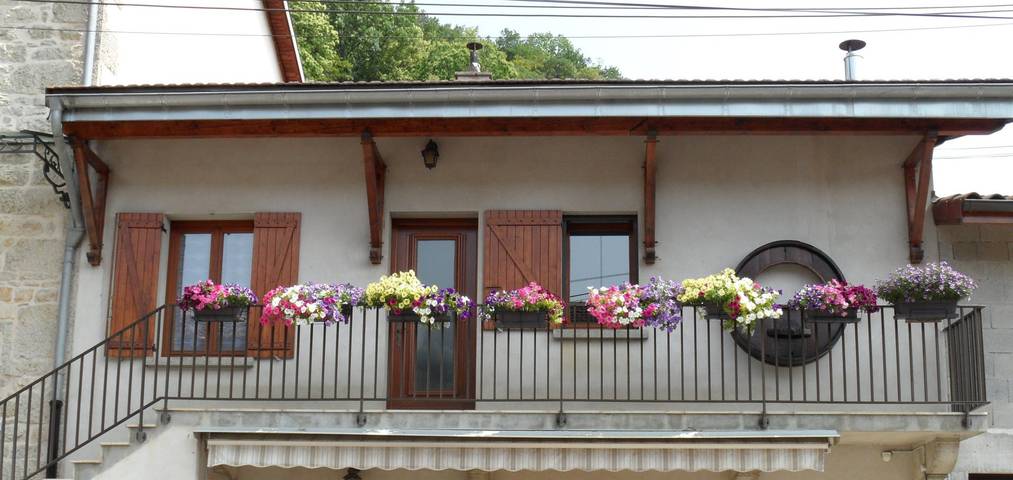 Gîte pour 4 personnes, avec jardin dans l' Ain - 2