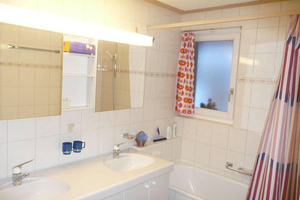 Ferienwohnung in einem reizend Chalet mit Ansichten des Berges,Wasserfall, Fluss in Lauterbrunnen, Verwaltungskreis Interlaken-Oberhasli