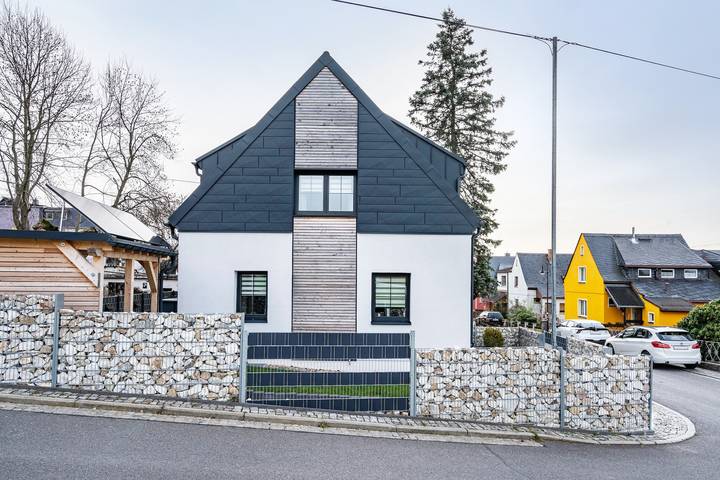 Ferienhaus Anton Günther – Komfort im Erzgebirge mit Garten und Parkplatz in Bernsbach, Lauter-Bernsbach