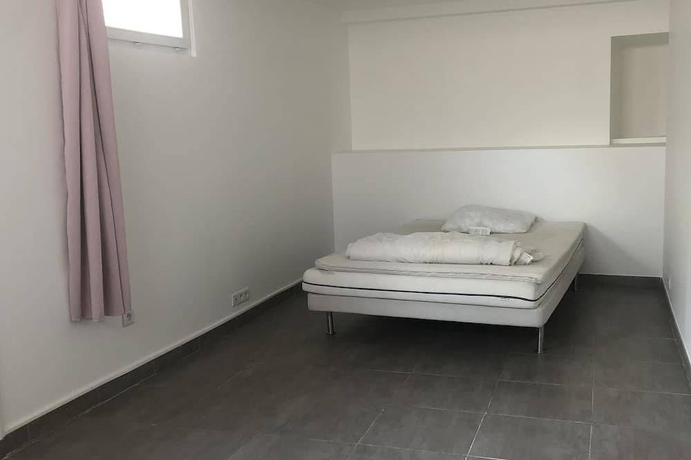 Small Provencal village house with garden and swimming pool in Marseille, Marseille region