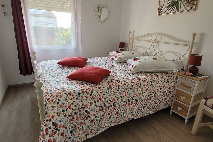 Location de vacances pour 2 personnes, avec jardin à Corme-Royal