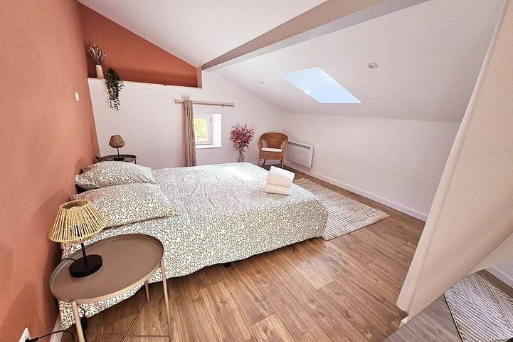 Location de vacances pour 8 personnes, avec Terrasse et Jardin à Châteauneuf-sur-Charente - 4