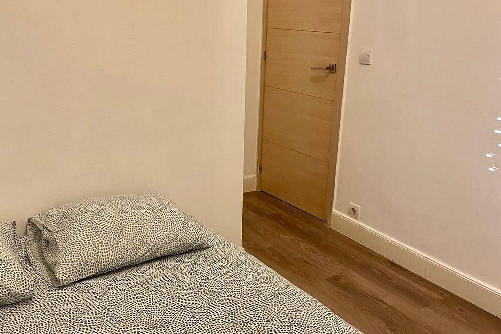 Geheel appartement, Madrid Rio Antonio López 1 in Madrid, Madrid Province