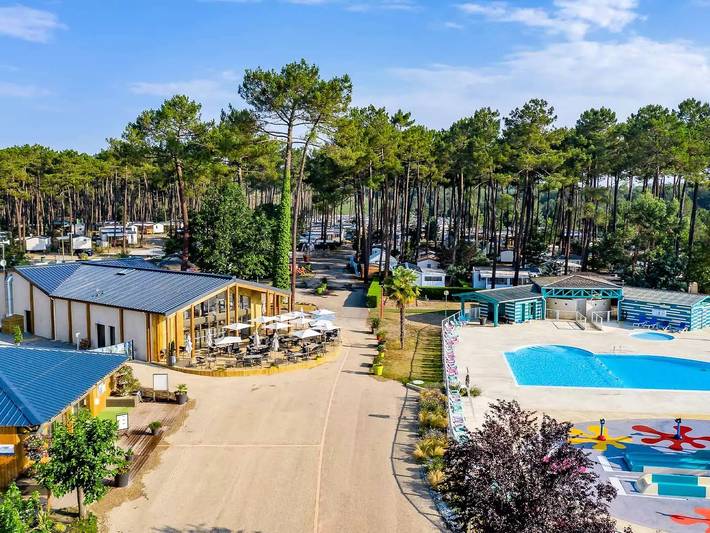 Mobil home pour 6 personnes, avec piscine et terrasse à Saint-Julien-en-Born - 4