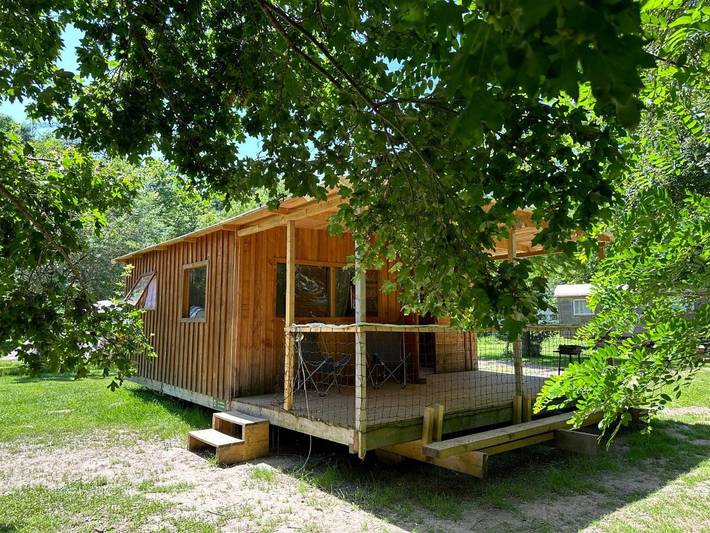Camping pour 5 personnes, avec Terrasse ainsi que Jardin et Vue