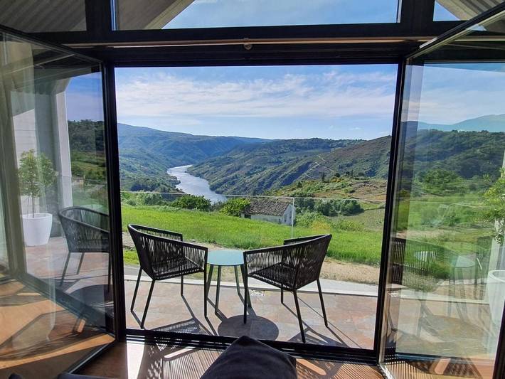 Apartamento para 4 personas, con Balcón y Jacuzzi además de Terraza y Jardín en Ribeira Sacra