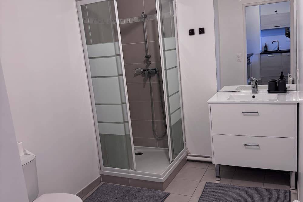 Entire apartment, T2 apartment with private parking in Maurepas, Yvelines