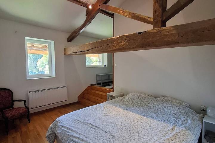 Location de vacances pour 8 personnes, avec jardin à Civrieux (Ain) - 2