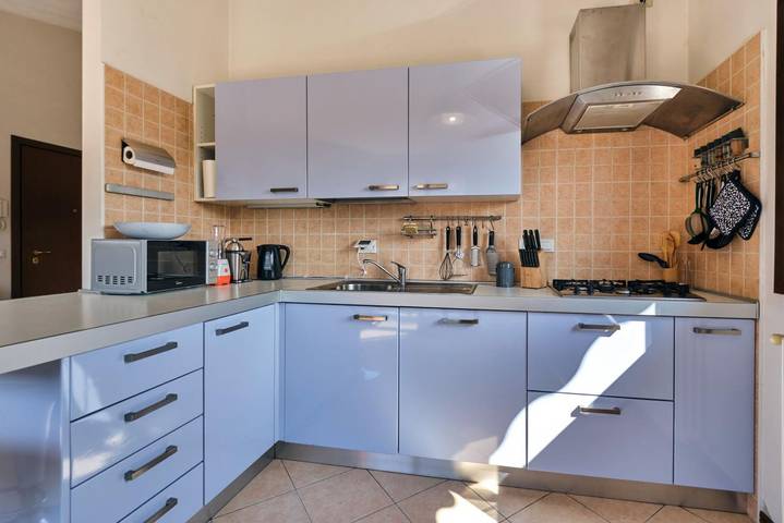 Apartamento entero, ApartmentsGarda - Three Room Apartment - Casa Eline in Garda, Montañas Garda