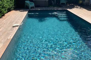 Gîte pour 12 personnes, avec jacuzzi ainsi que jardin et sauna, animaux acceptés à Cérons