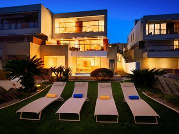 Villa for 10 Guests in Luz, Faro District, Picture 1