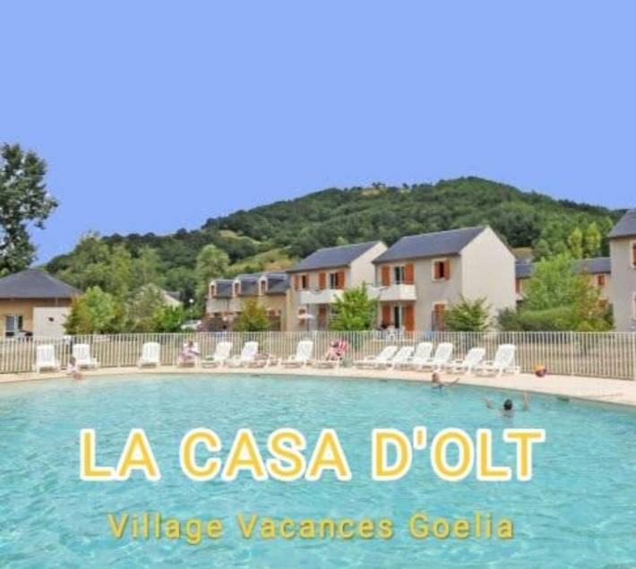 Gîte pour 4 personnes, avec piscine et balcon à Saint-Geniez-d'Olt