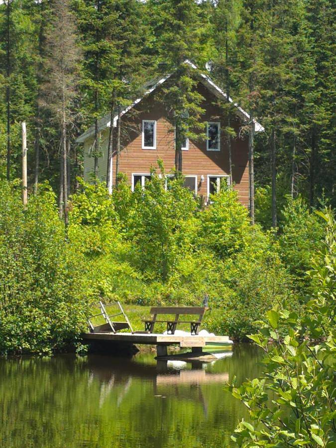 Gîte pour 5 personnes, avec terrasse et vue dans Sainte-Rose-du-Nord - 2