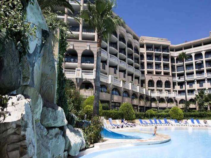 Gîte pour 6 personnes, avec balcon et piscine, adapté aux familles dans Office De Tourisme Cannes La Bocca - 4