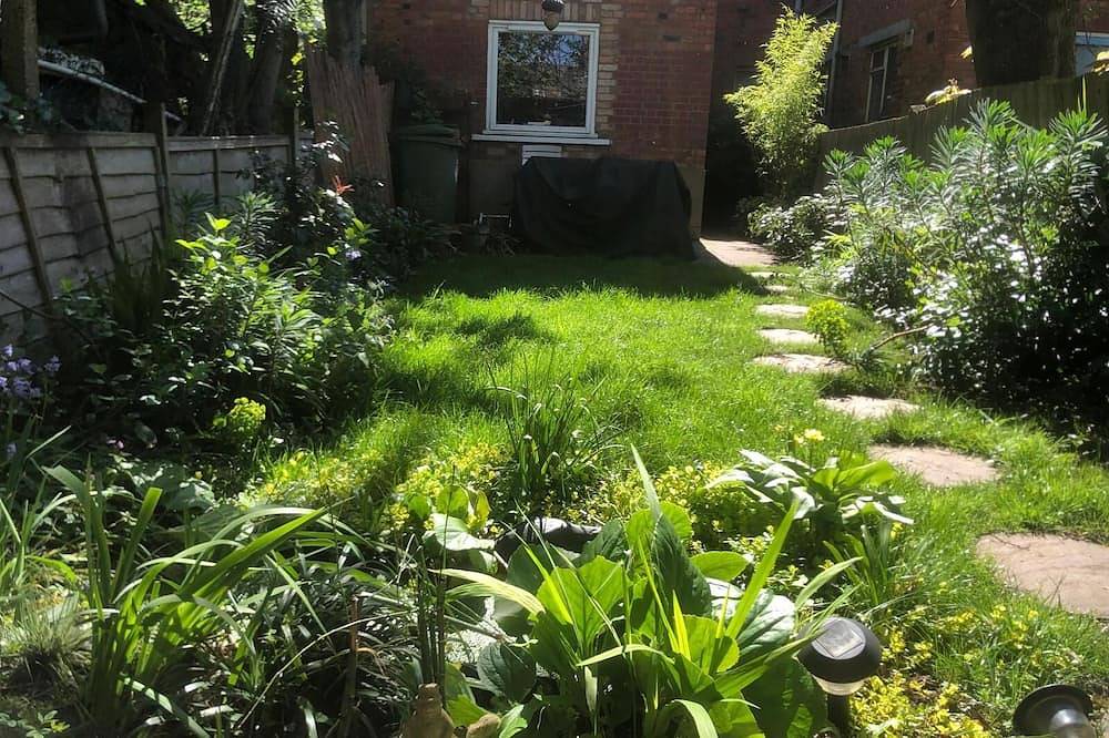 Ganze Wohnung, Helle und luftige Gartenwohnung in Brent, London