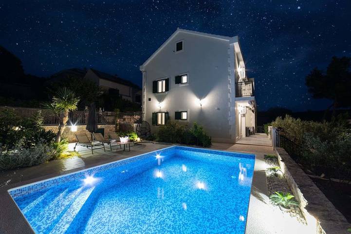 Villa für 10 Personen, mit Garten und Balkon - 1