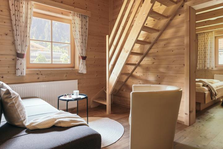 Gîte pour 4 personnes, avec sauna et piscine ainsi que jardin et jacuzzi, adapté aux familles à Oetz - 4