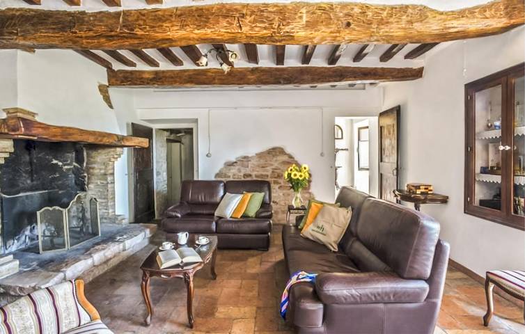 Casa de vacaciones para 18 personas con jardín in Cagli, Valle del Metauro