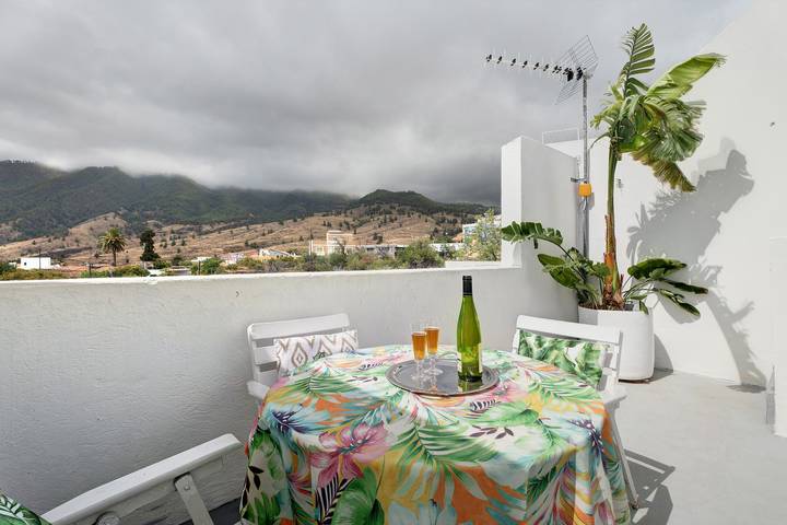 Maison de vacances "Vista Alegre 22 A" avec vue sur la mer, terrasse privée et Wi-Fi in El Paso, La Palma Sud